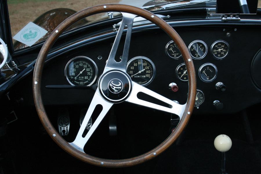 Панель приборов Shelby Cobra 289 (Mk II) 1963 года  (фото 26 из 44)